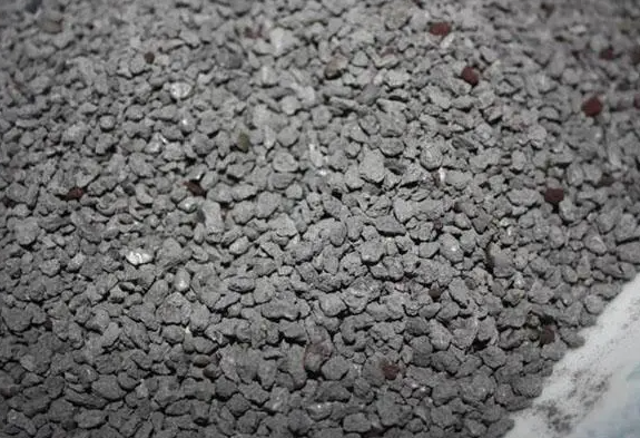 還原鐵生產廠家：海綿鐵的特（tè）點及用途